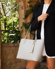 Louenhide Brea Tote Bag