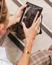 Louenhide Fontaine Phone Crossbody Bag [clr:black]