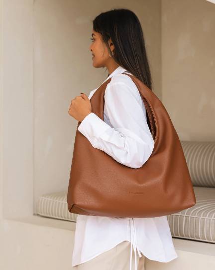 Louenhide Monaco Shoulder Bag [clr:tan]