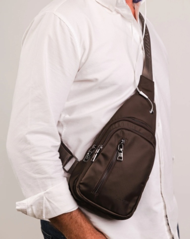 Louenhide Boyd Nylon Sling Bag [clr:chocolate]