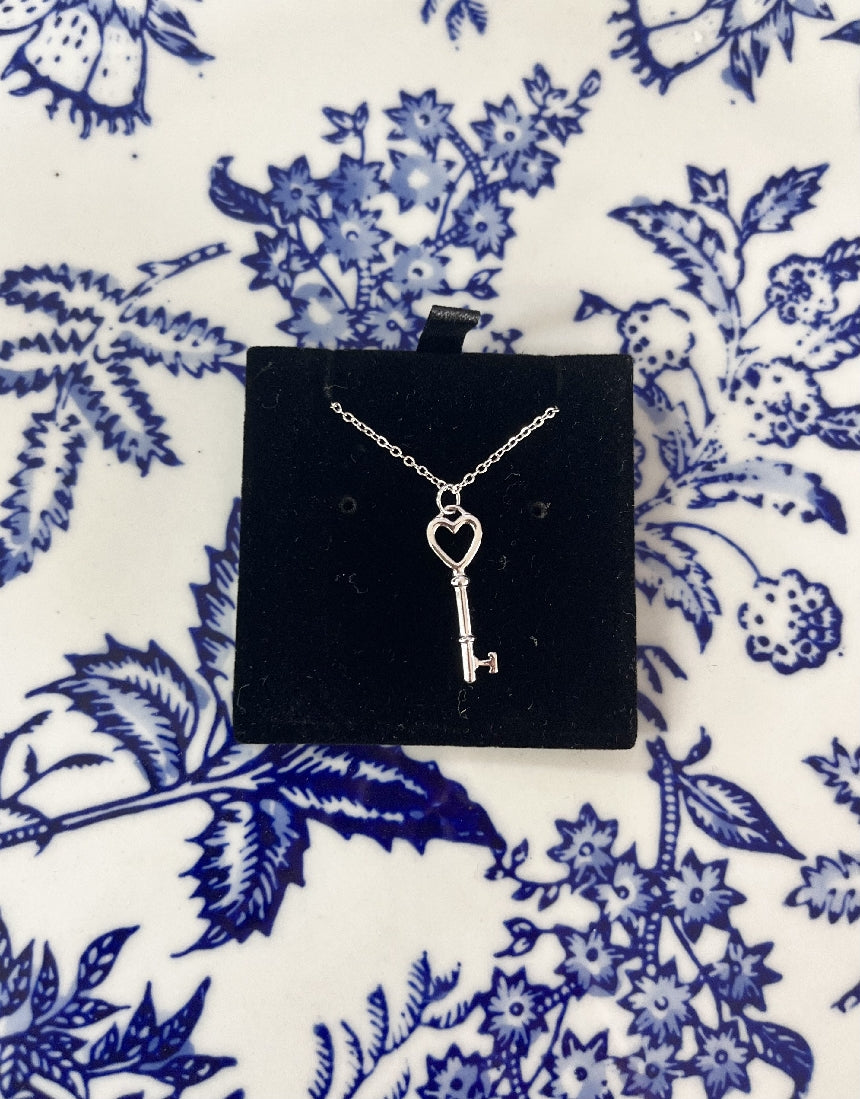 Heart Key Pendant Neckalce